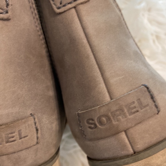 SOREL Boots size 8.5 color gray/silver excellent condition see all photos - Picture 3 of 16